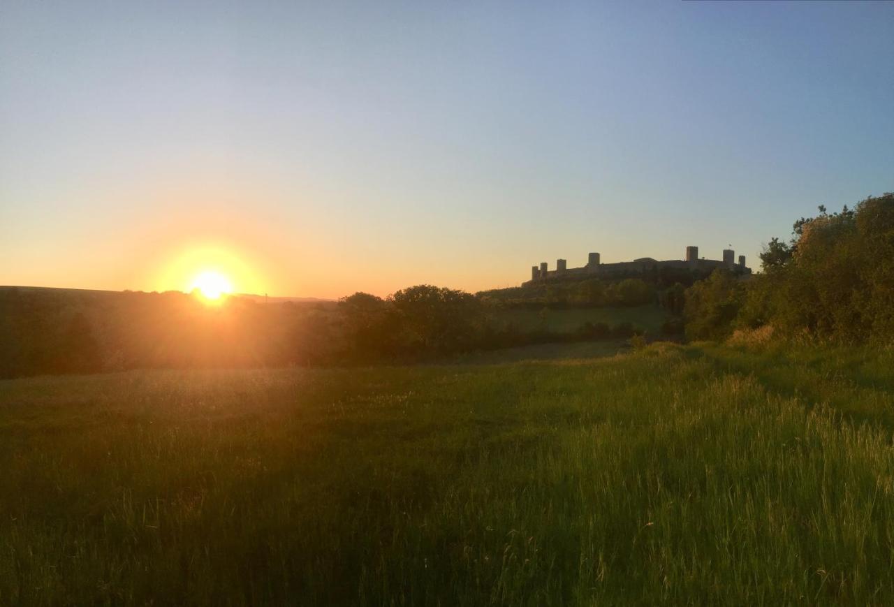 Monteriggioni Castello Villa Exterior photo
