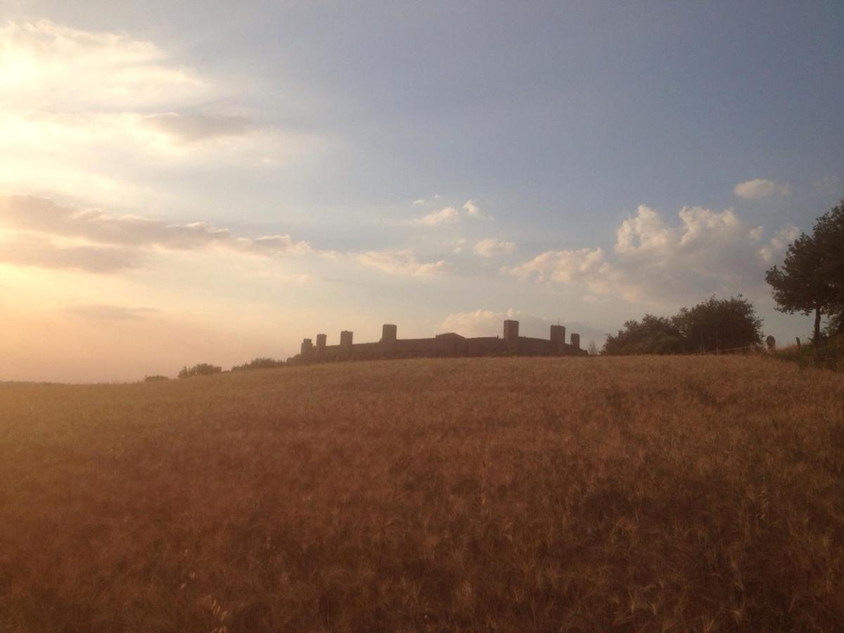 Monteriggioni Castello Villa Exterior photo