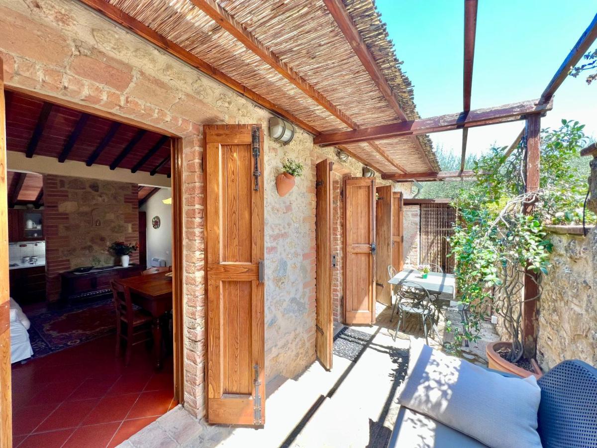 Monteriggioni Castello Villa Exterior photo