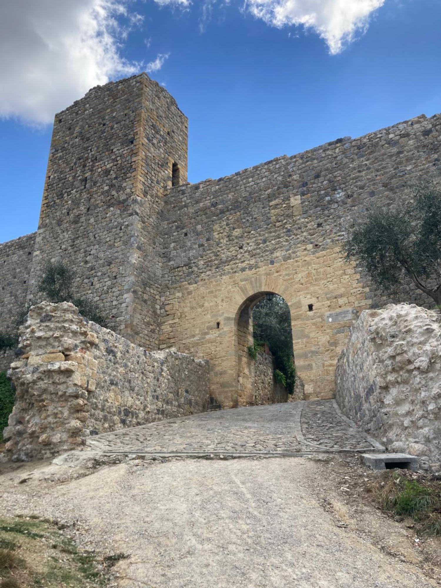 Monteriggioni Castello Villa Exterior photo