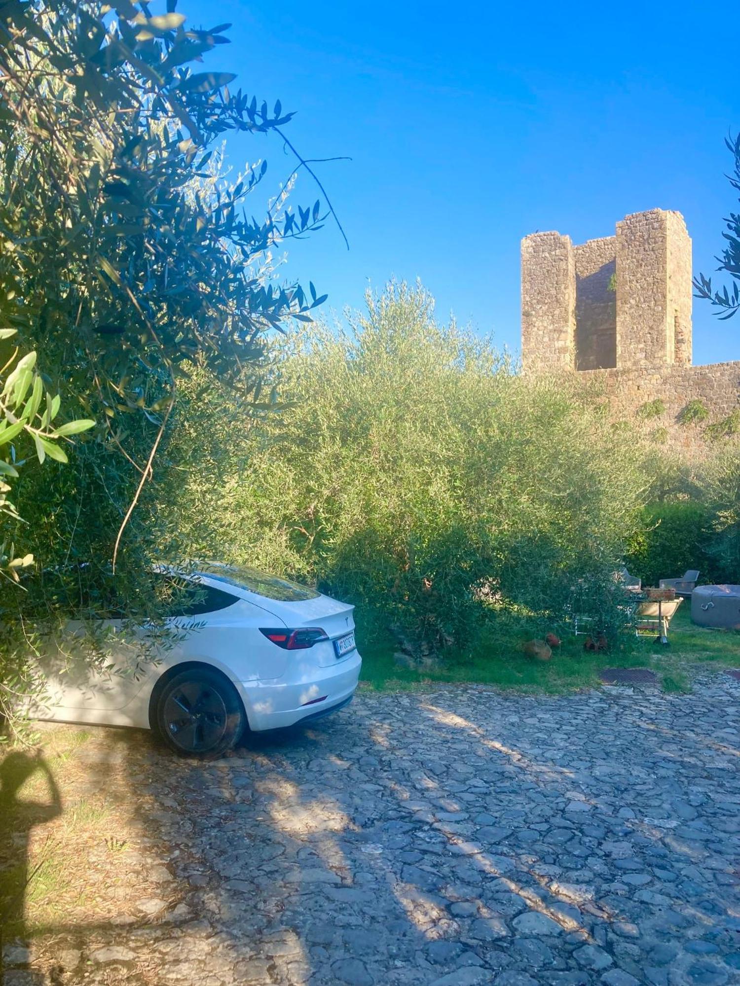 Monteriggioni Castello Villa Exterior photo